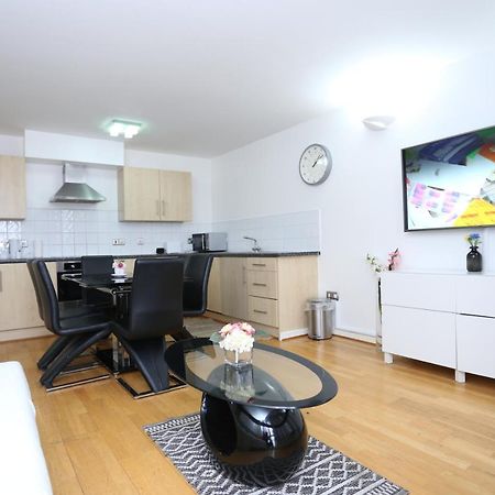 Gorgeous 2 Bedroom 2 Bathroom Woolwich Londra Esterno foto