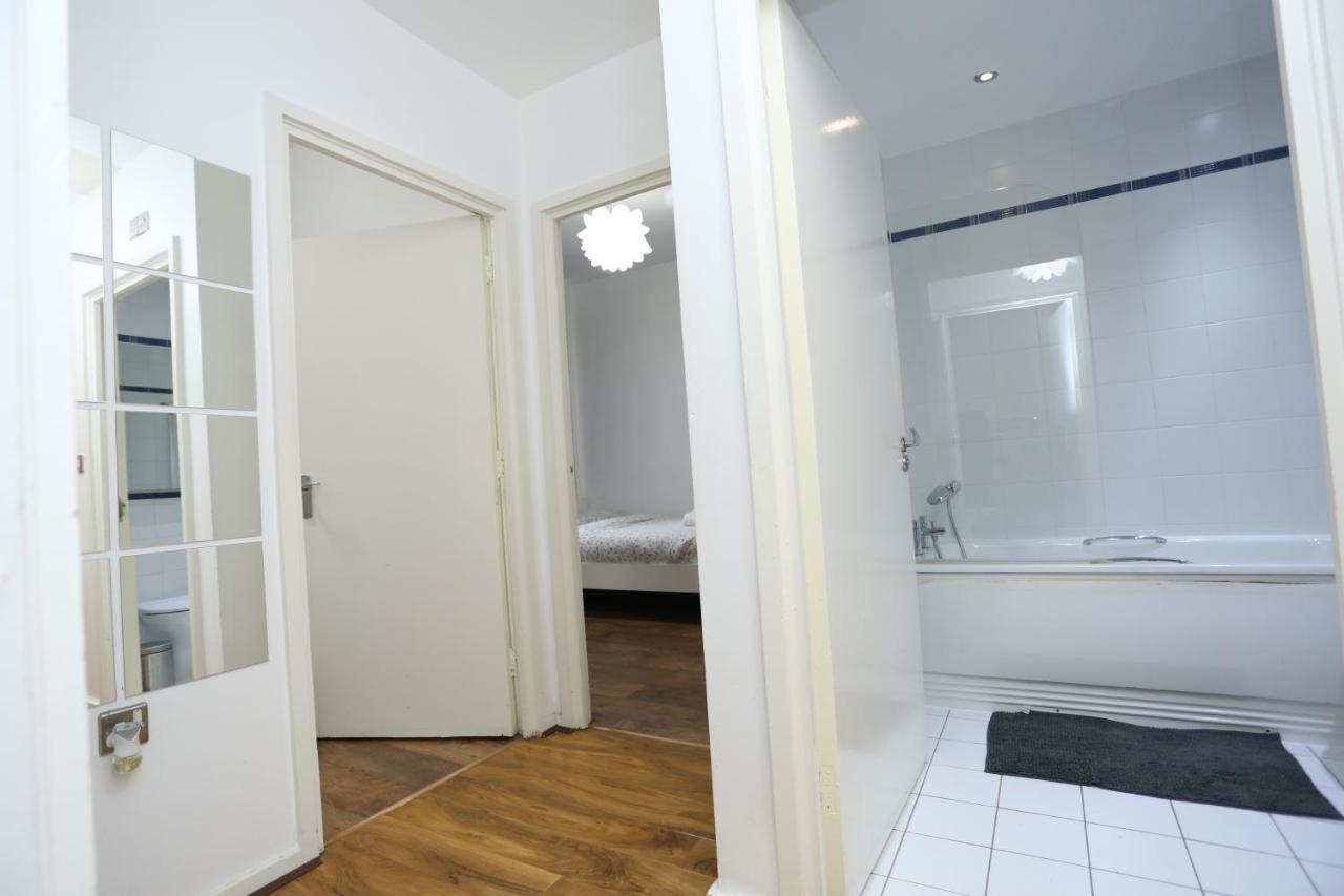 Gorgeous 2 Bedroom 2 Bathroom Woolwich Londra Esterno foto